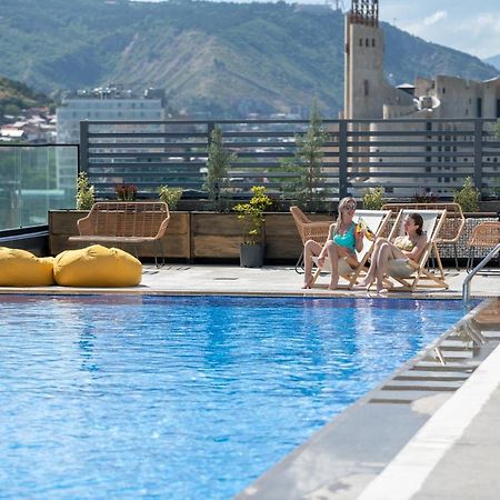 Royal Tulip Hotel & Casino, Τυφλίδα Εξωτερικό φωτογραφία Rooftop pool