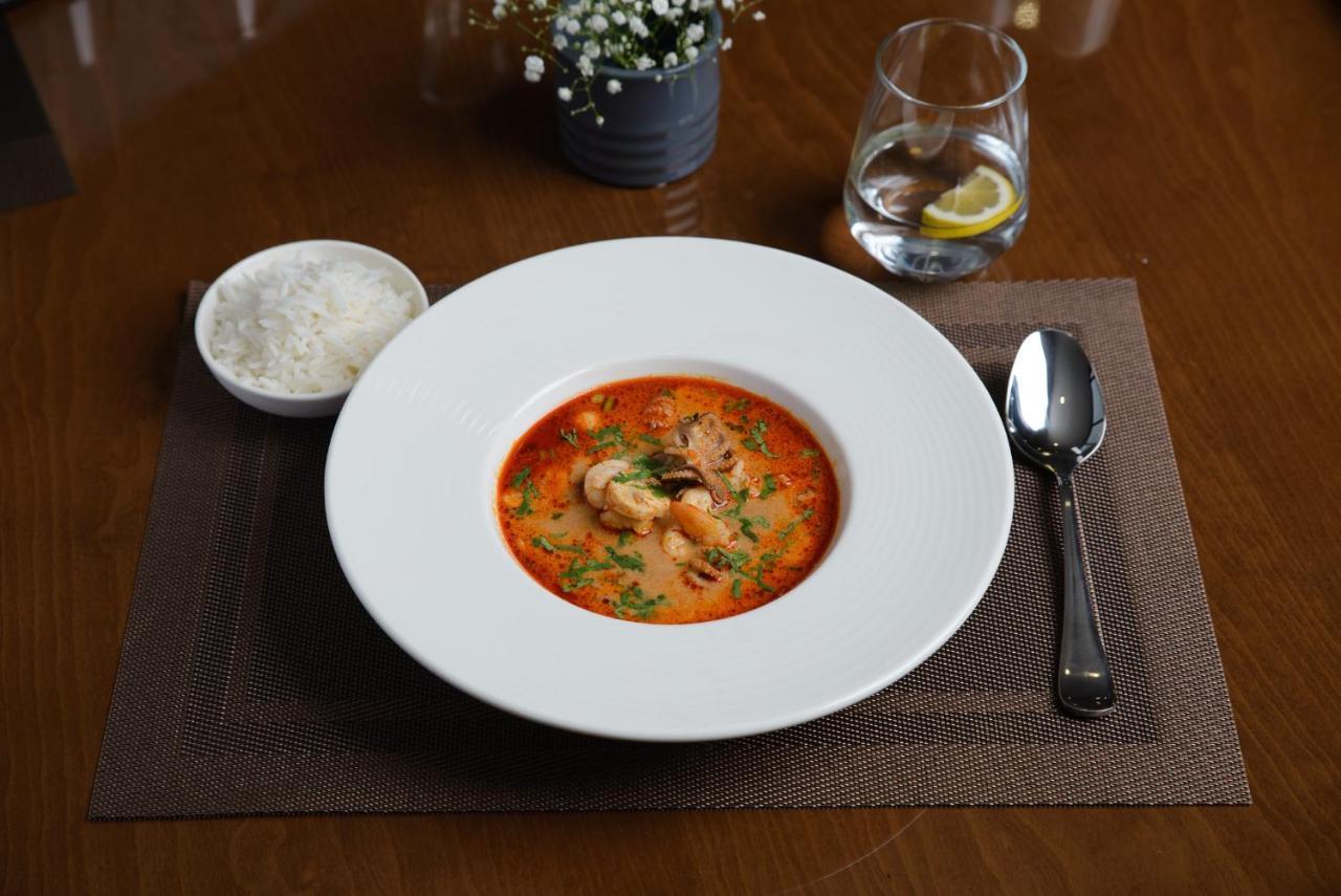 Royal Tulip Hotel & Casino, Τυφλίδα Εξωτερικό φωτογραφία A bowl of tom yum soup