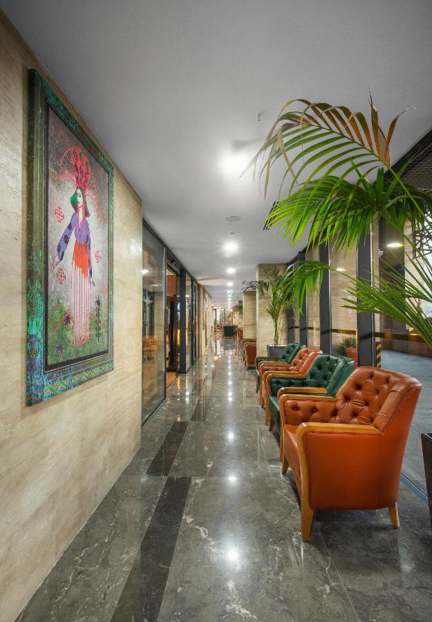 Royal Tulip Hotel & Casino, Τυφλίδα Εξωτερικό φωτογραφία Lobby