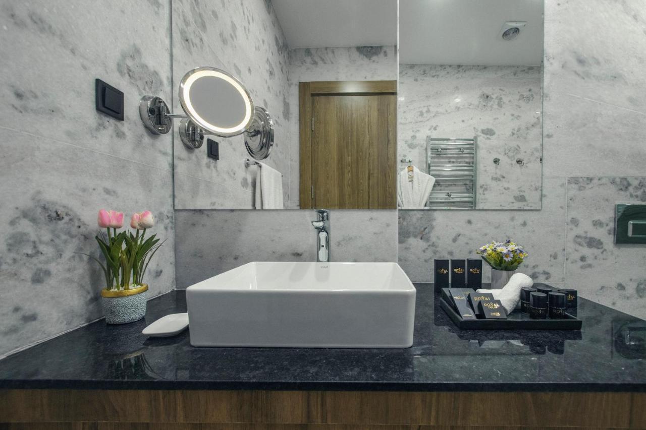 Royal Tulip Hotel & Casino, Τυφλίδα Εξωτερικό φωτογραφία Bathroom