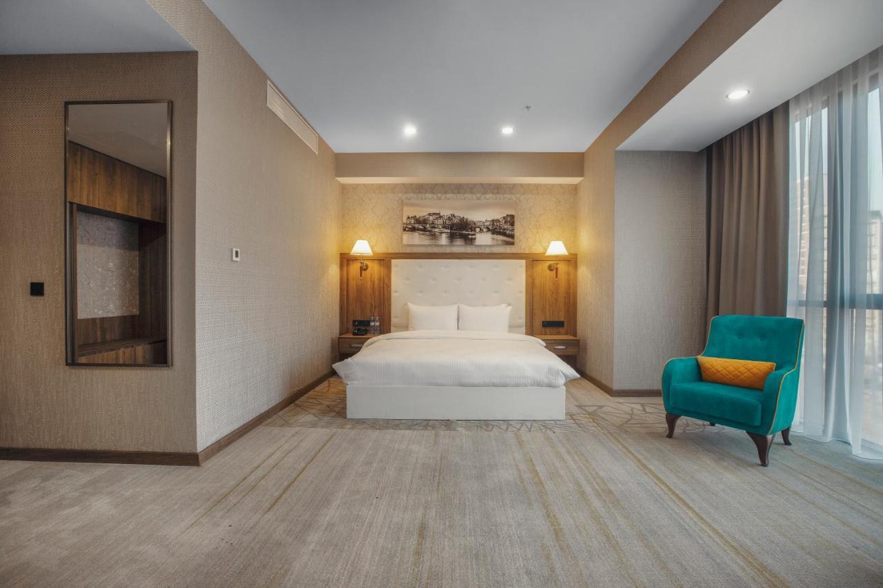 Royal Tulip Hotel & Casino, Τυφλίδα Εξωτερικό φωτογραφία Deluxe Room