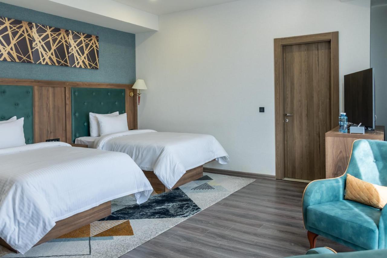 Royal Tulip Hotel & Casino, Τυφλίδα Εξωτερικό φωτογραφία A room at the hotel