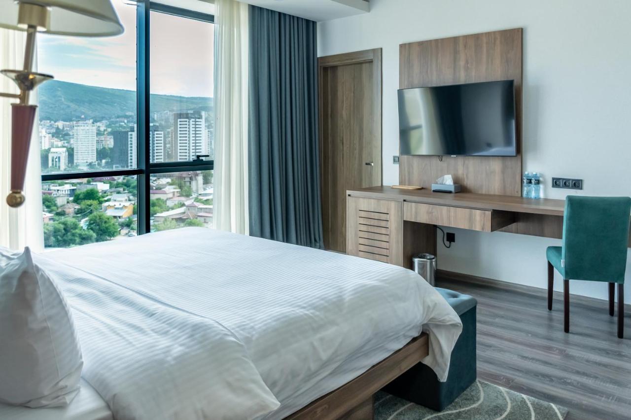 Royal Tulip Hotel & Casino, Τυφλίδα Εξωτερικό φωτογραφία A bedroom at the hotel